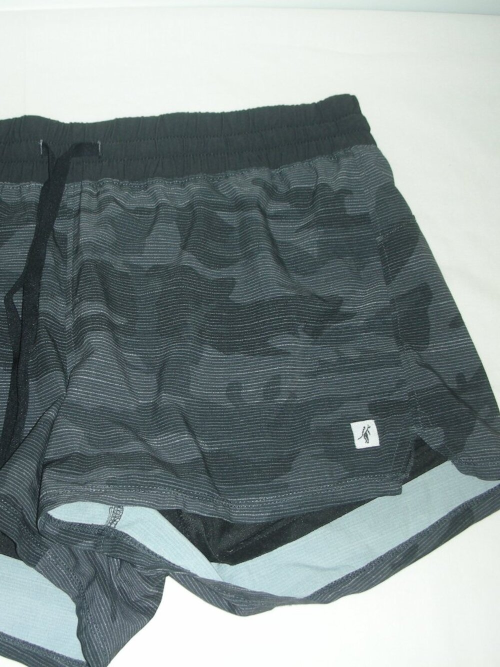 Toes on the Nose Camo Running Shorts Small Built-In Liner Surf Athletic 5"